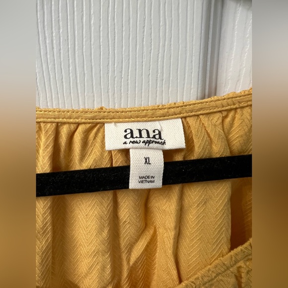 a.n.a Yellow Long Sleeve Relaxed Blouse NWT - Picture 4 of 6